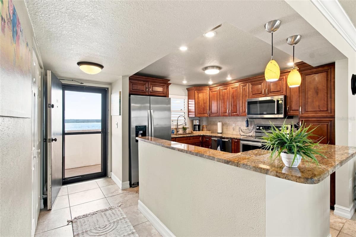 1270 GULF BOULEVARD — photo 3 of 41