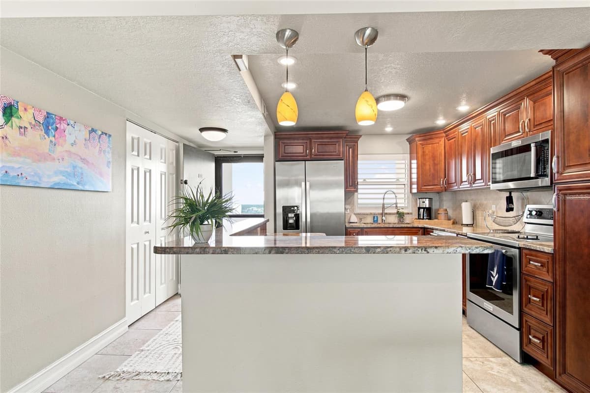 1270 GULF BOULEVARD — photo 7 of 41