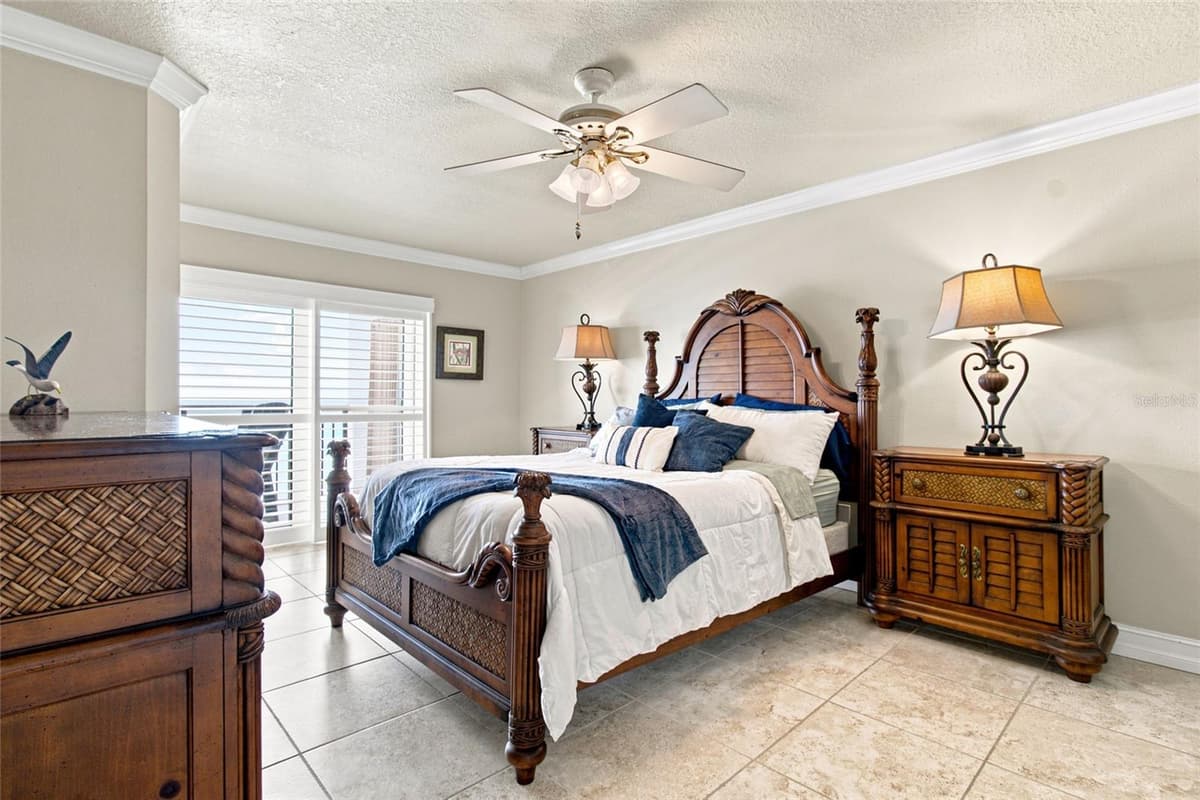 1270 GULF BOULEVARD — photo 5 of 41