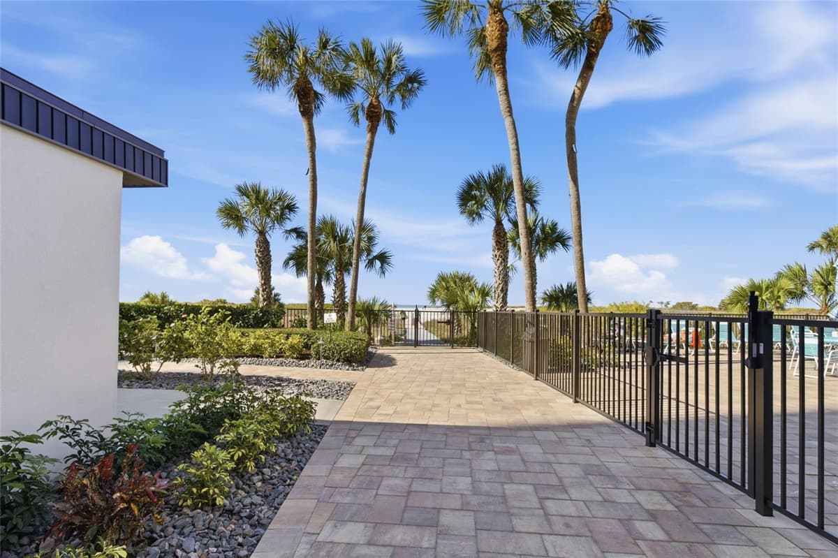 1270 GULF BOULEVARD — photo 28 of 41