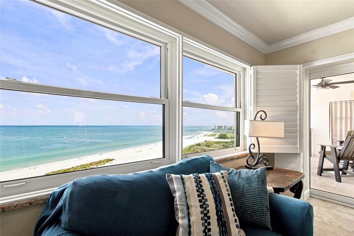 1270 GULF BOULEVARD — photo 13 of 41