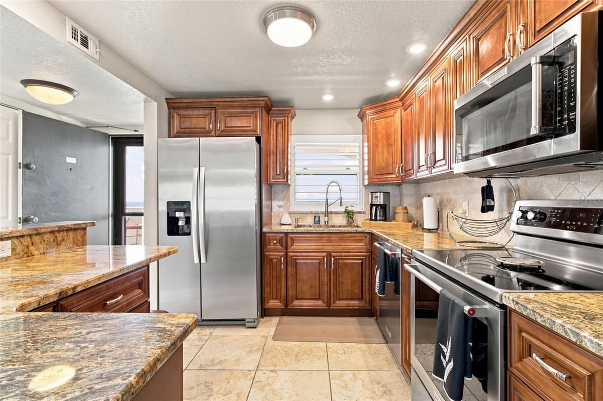1270 GULF BOULEVARD — photo 10 of 41