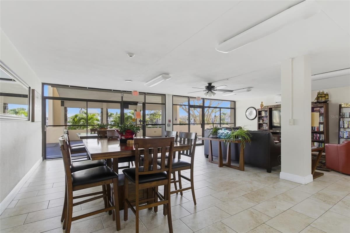 1270 GULF BOULEVARD — photo 26 of 41