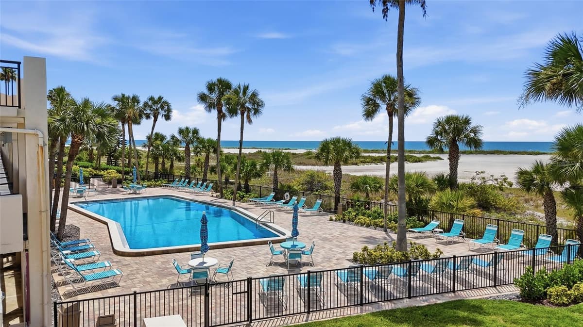 1270 GULF BOULEVARD — photo 31 of 41