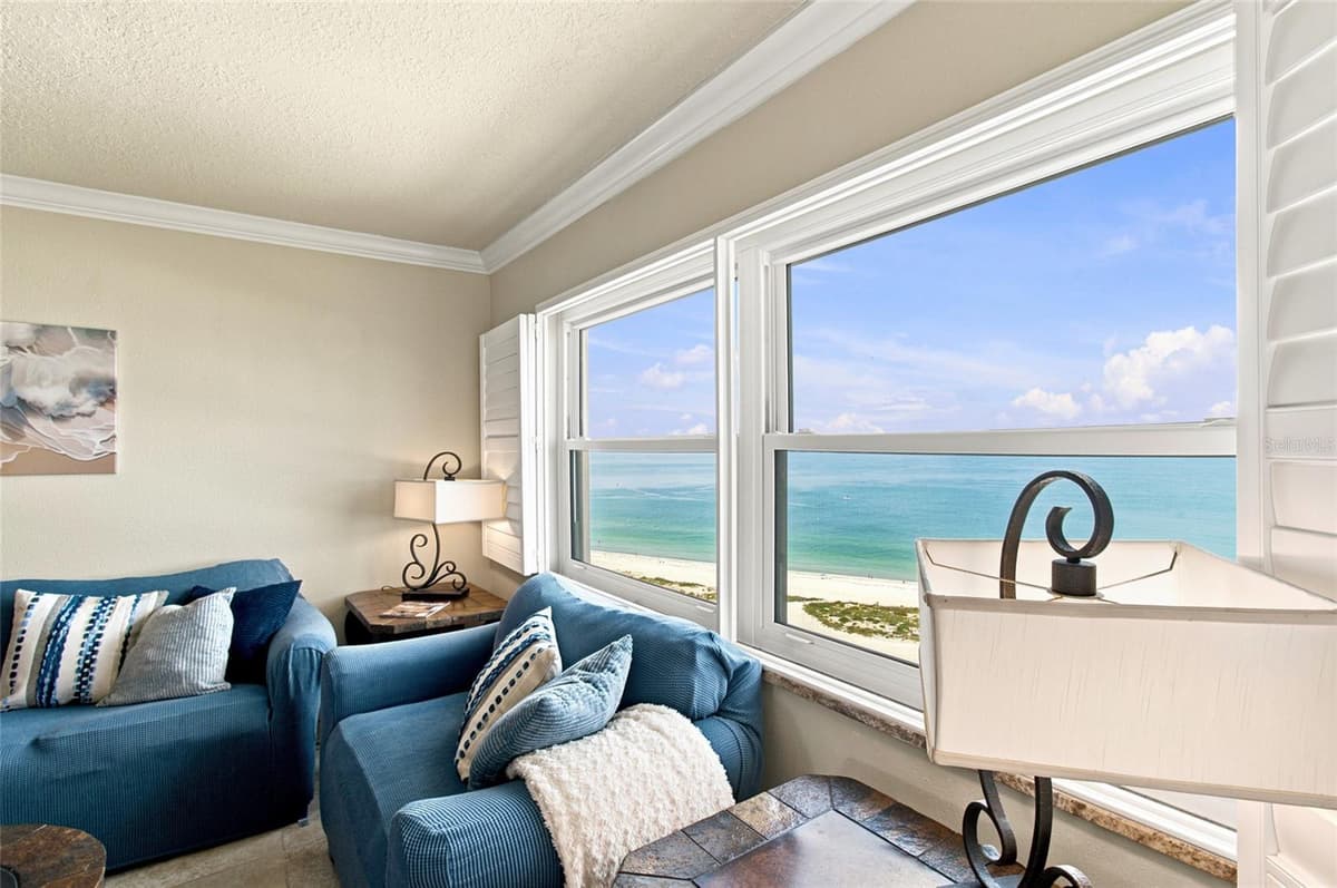 1270 GULF BOULEVARD — photo 14 of 41
