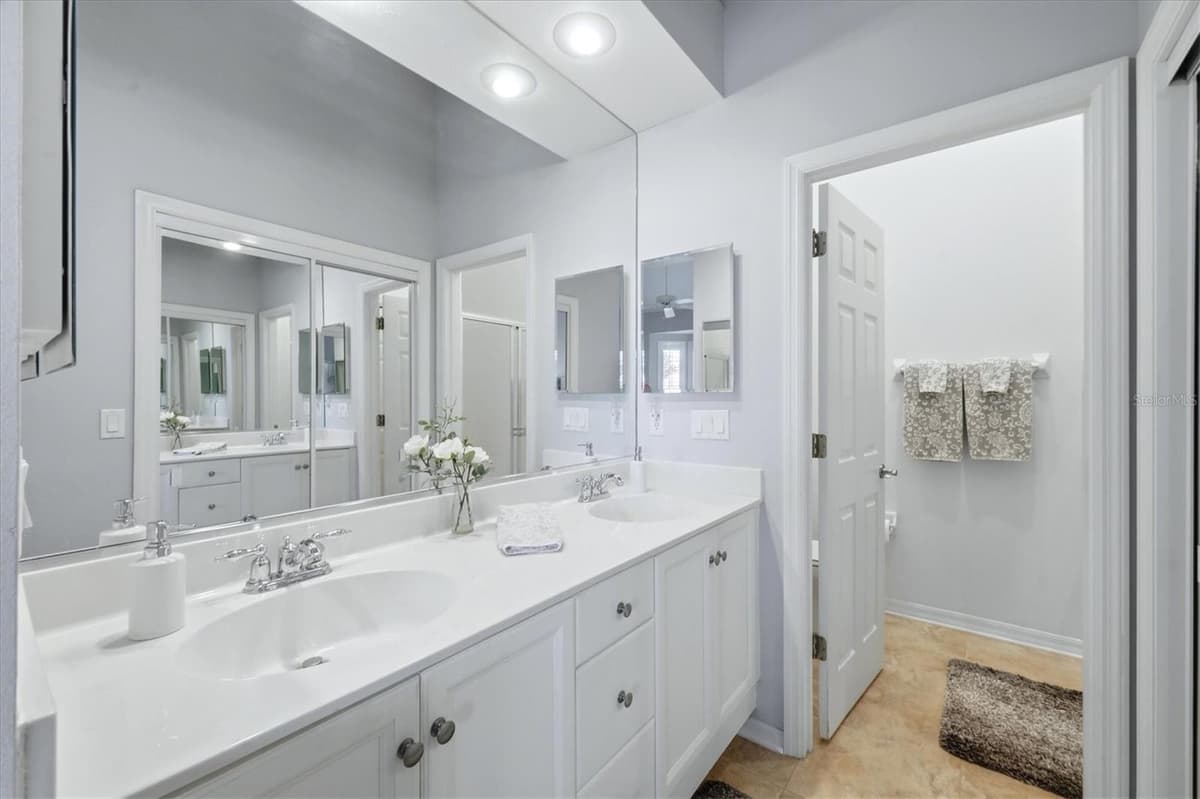 7906 WHITEBRIDGE GLEN — photo 16 of 68