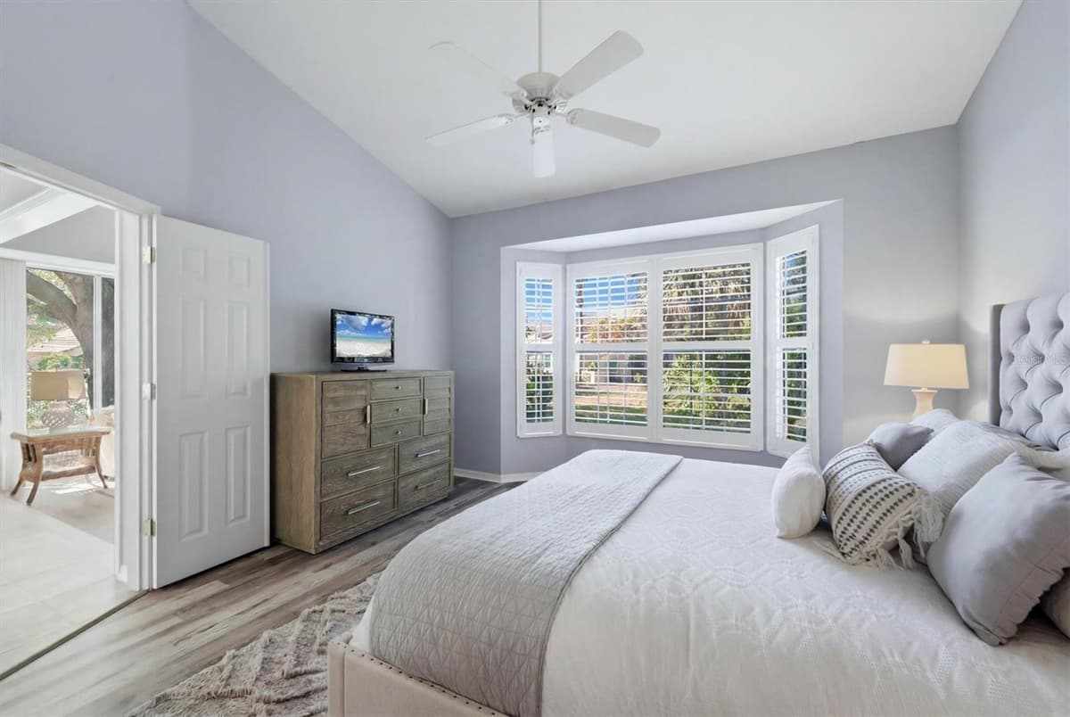 7906 WHITEBRIDGE GLEN — photo 15 of 68