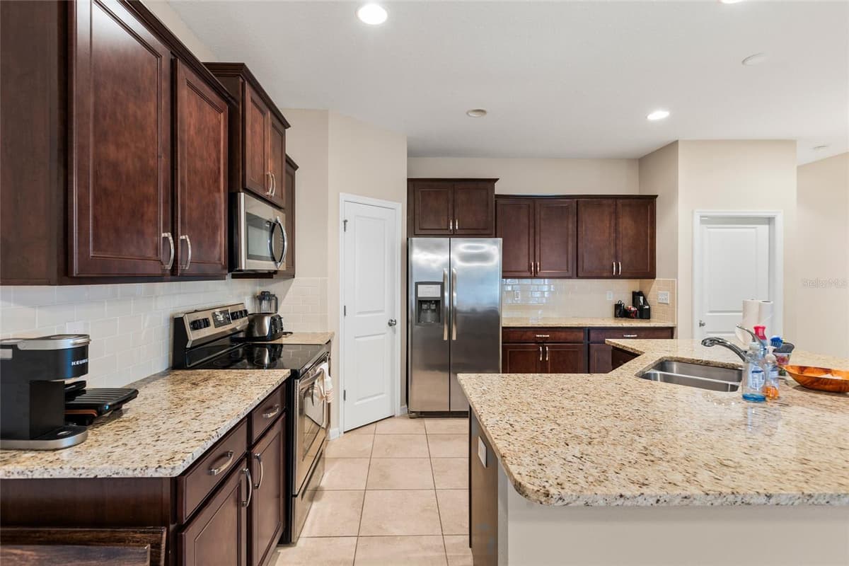 7727 TIMBERVIEW LOOP — photo 12 of 35