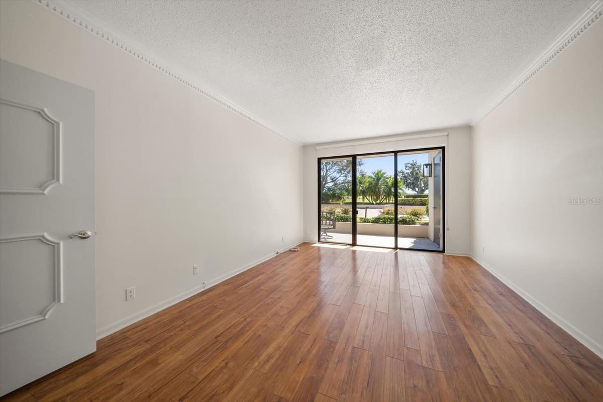 4 BELLEVIEW BOULEVARD — photo 30 of 71
