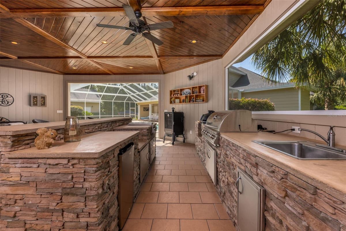 19103 72ND AVENUE — photo 45 of 76