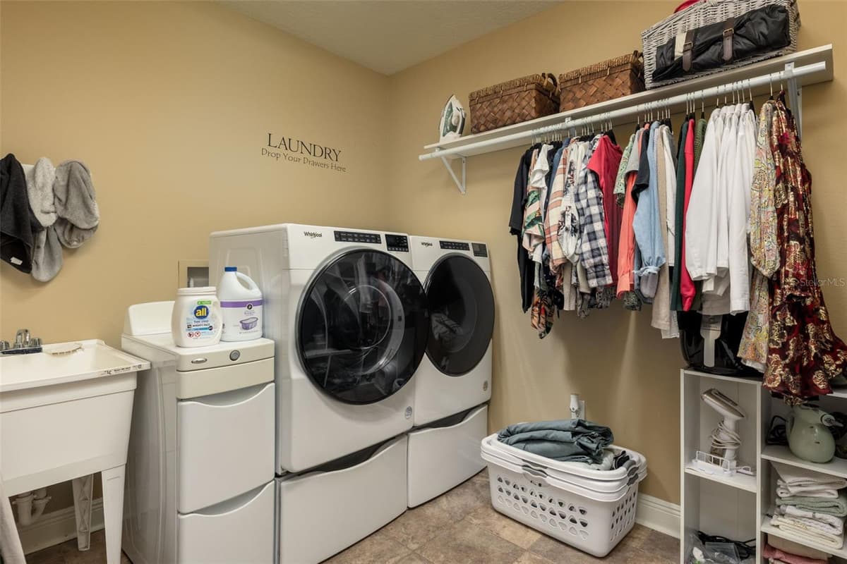 19103 72ND AVENUE — photo 59 of 76