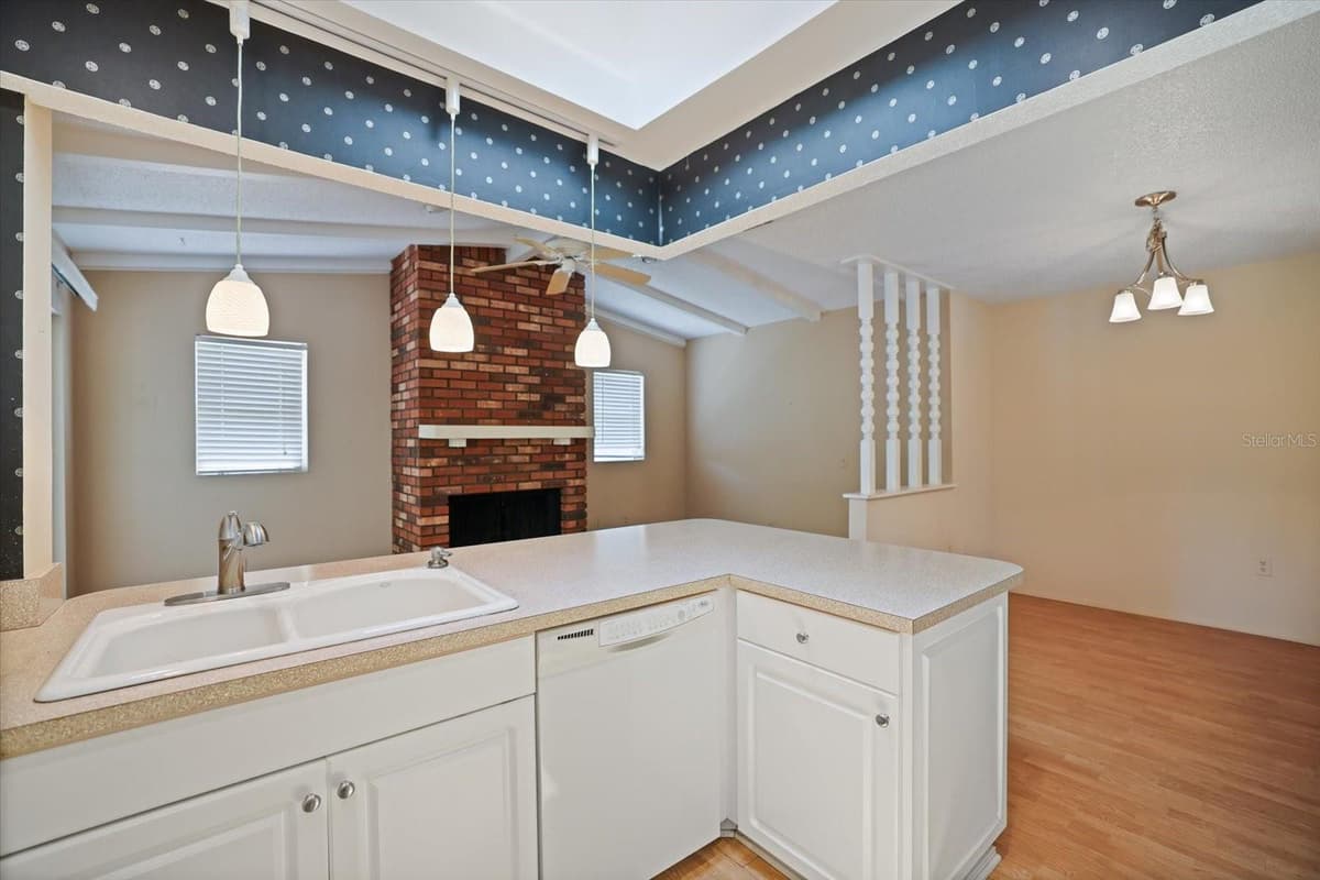 1236 GAYLE AVE — photo 16 of 45