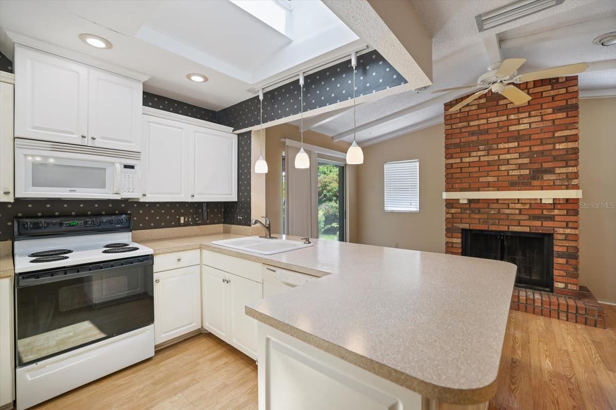 1236 GAYLE AVE — photo 15 of 45