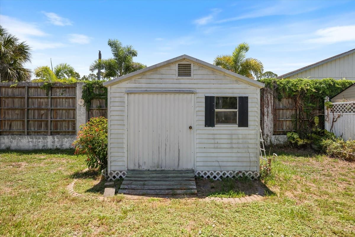 1236 GAYLE AVE — photo 42 of 45