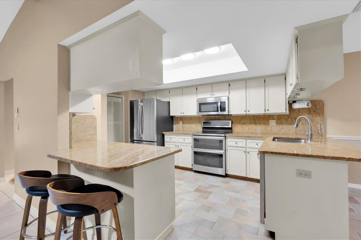 6812 RIDGE TOP DRIVE — photo 11 of 70