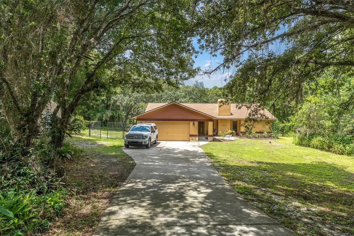 6812 RIDGE TOP DRIVE — photo 3 of 70