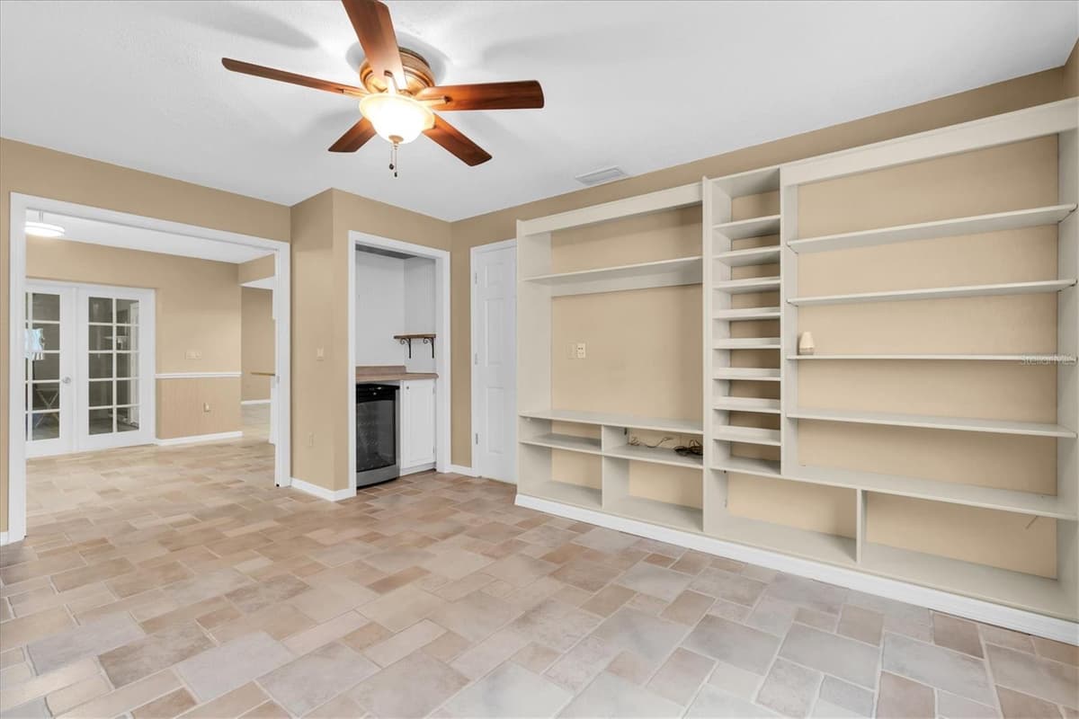6812 RIDGE TOP DRIVE — photo 22 of 70