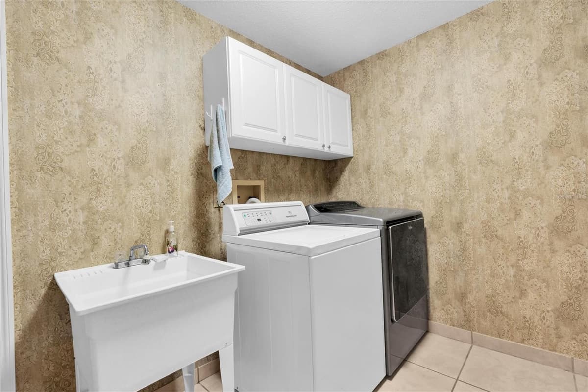 6812 RIDGE TOP DRIVE — photo 34 of 70