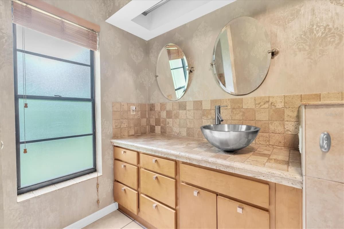 6812 RIDGE TOP DRIVE — photo 28 of 70