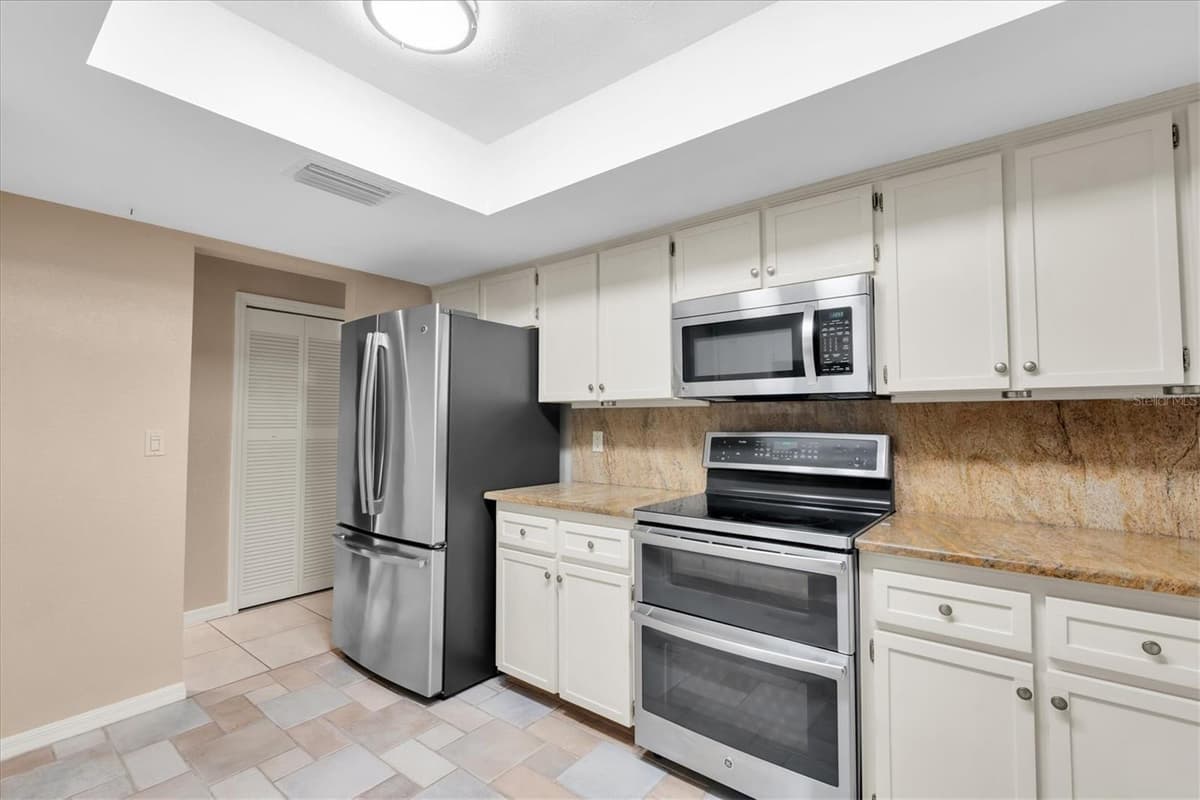 6812 RIDGE TOP DRIVE — photo 14 of 70