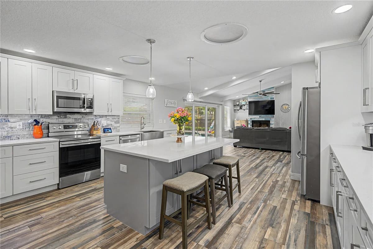 2717 REDFORD COURT — photo 14 of 59