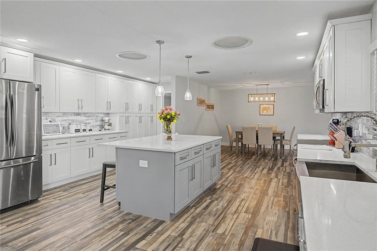 2717 REDFORD COURT — photo 15 of 59