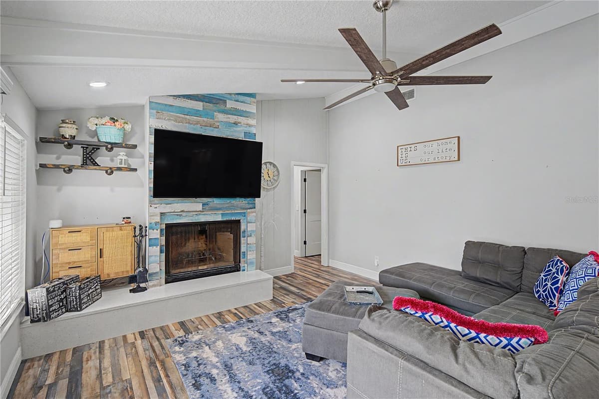 2717 REDFORD COURT — photo 19 of 59