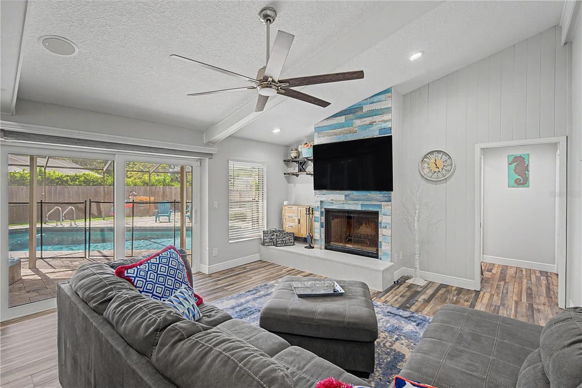 2717 REDFORD COURT — photo 20 of 59