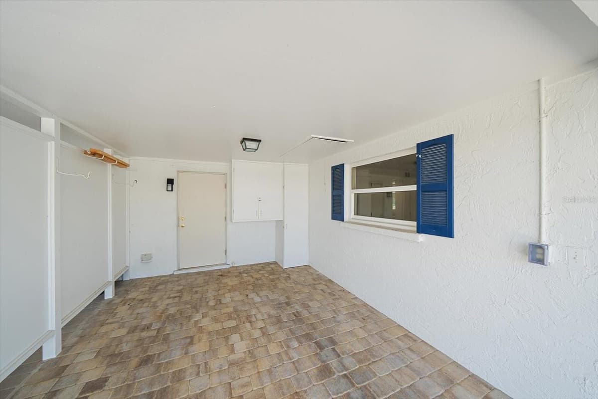 578 SPANISH DRIVE — photo 32 of 46