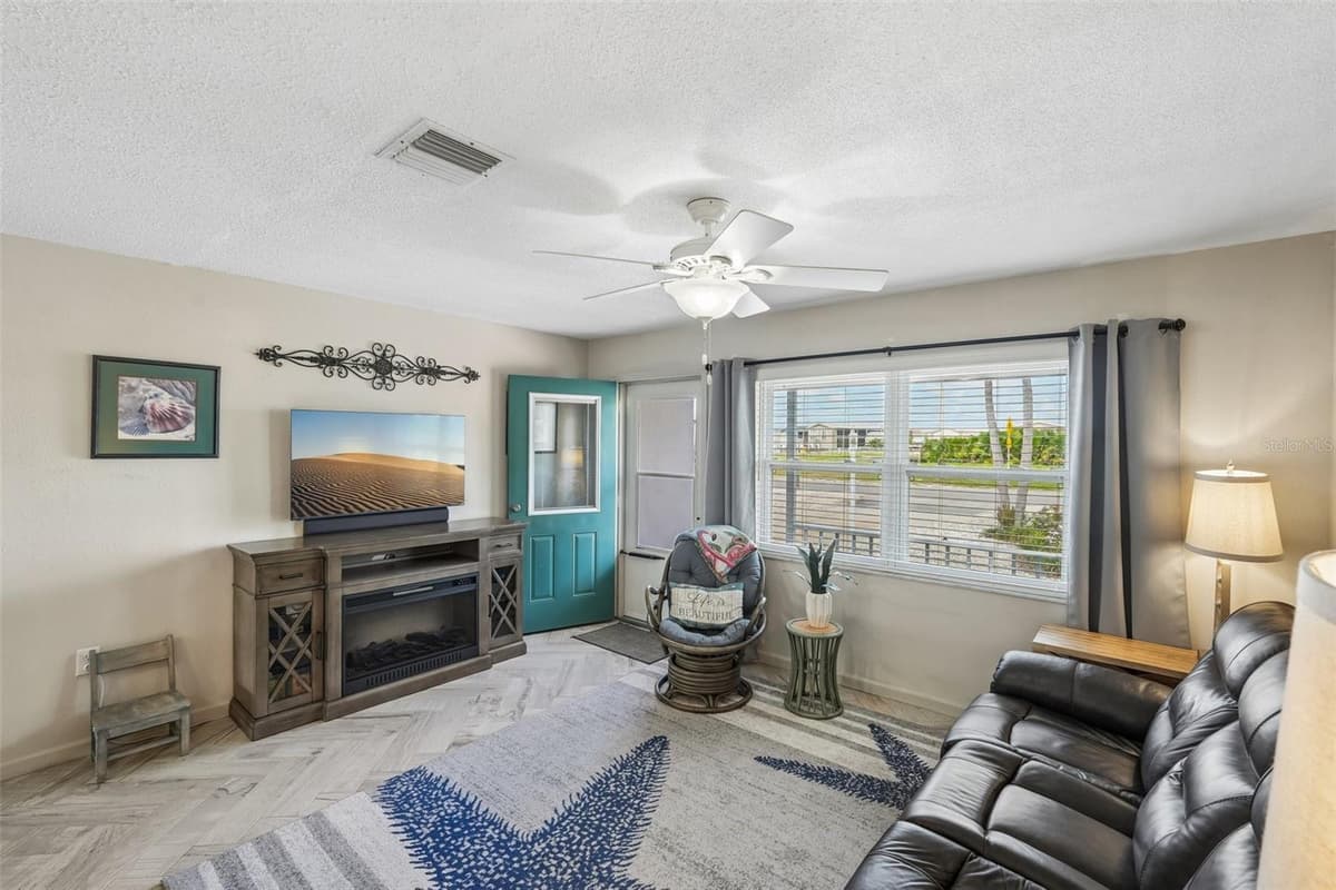 3050 YORK ROAD — photo 12 of 62