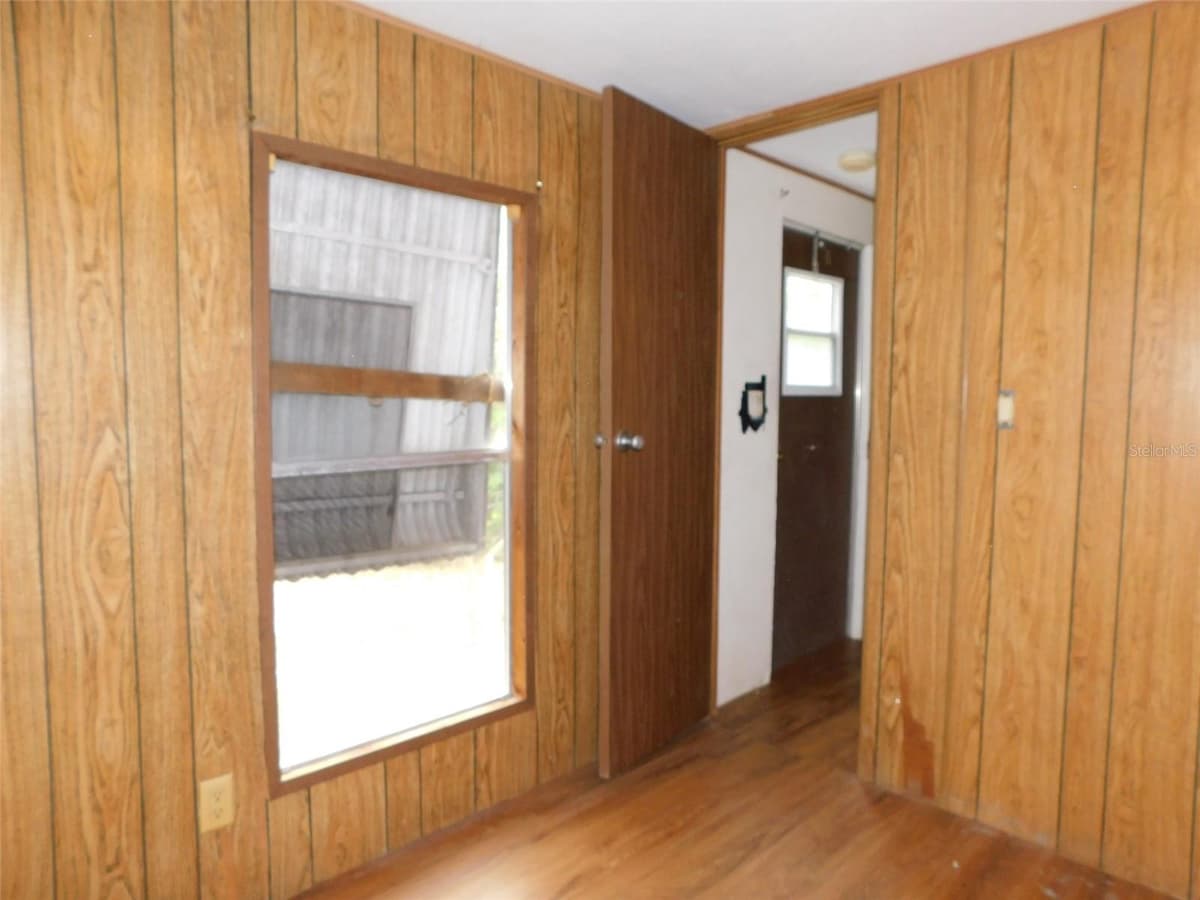 1110 FORREST AVENUE — photo 30 of 35