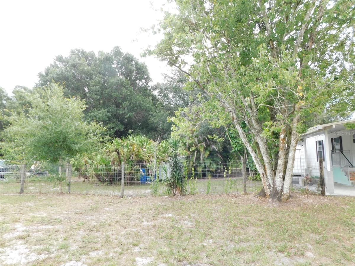 1110 FORREST AVENUE — photo 6 of 35