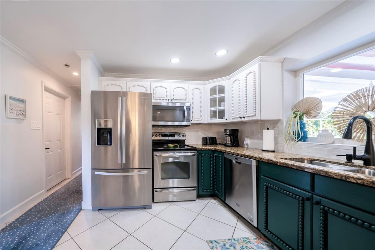59 WICKLIFFE DRIVE — photo 7 of 23