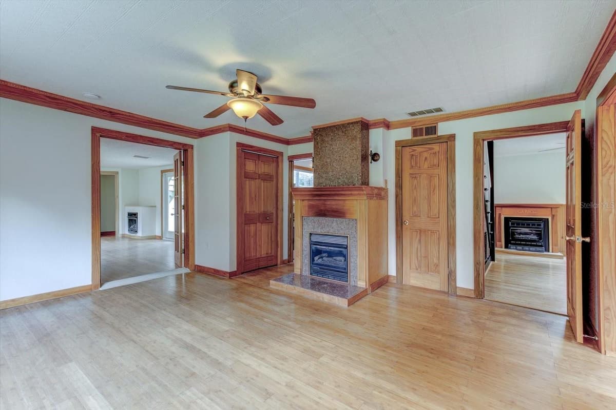 543 THORPE AVENUE — photo 38 of 70