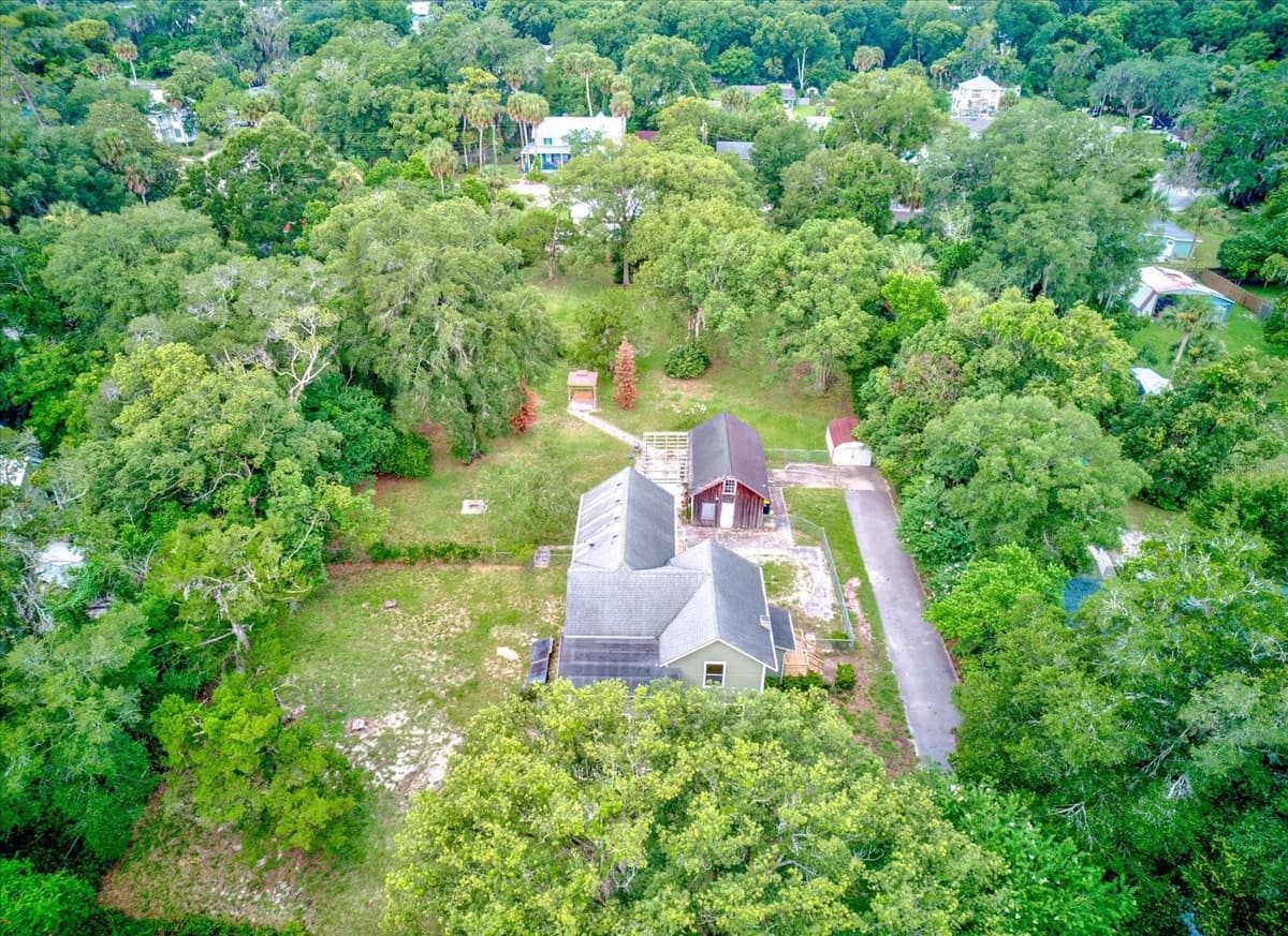 543 THORPE AVENUE — photo 13 of 70