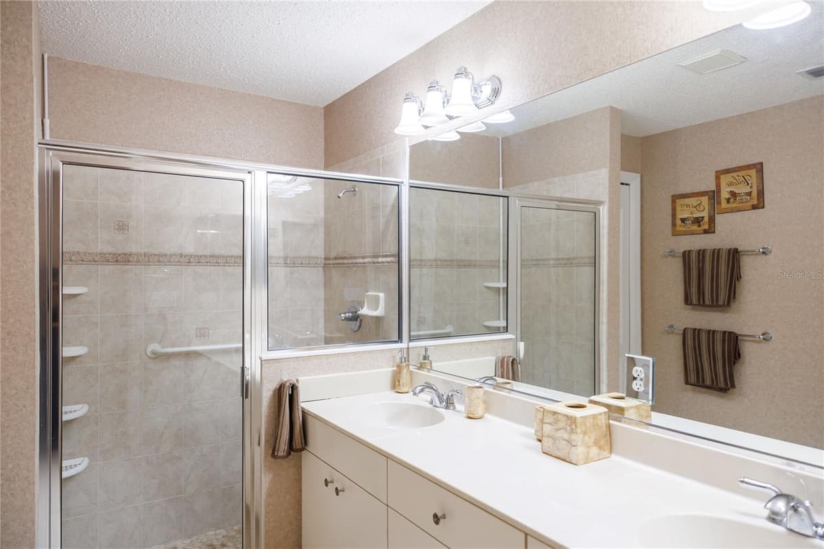 1124 CORINTH GREENS DRIVE — photo 4 of 22