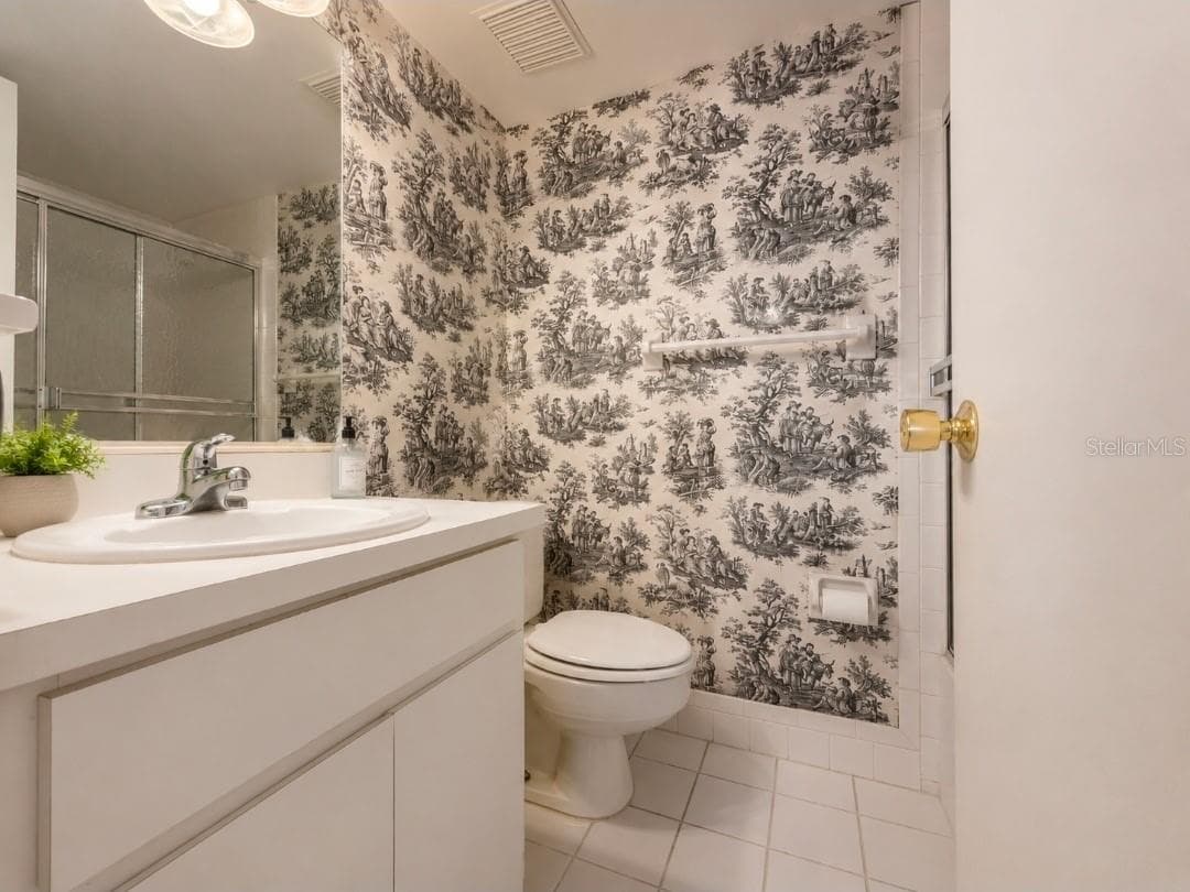 123 CYPRESS LANE — photo 11 of 14