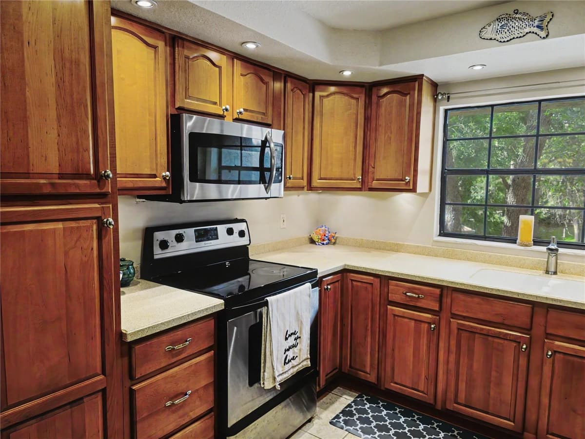 247 LOS PRADOS DRIVE — photo 14 of 29