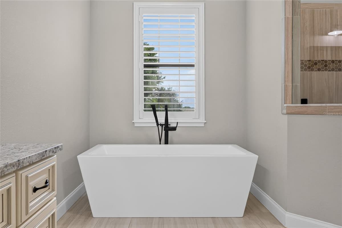 2564 DELPHI WOODS CIRCLE — photo 45 of 63