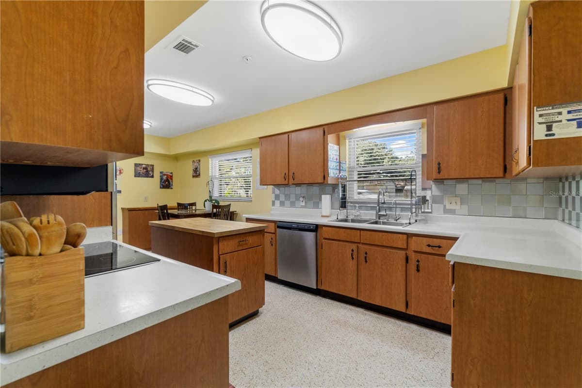 207 WHEELER ROAD — photo 10 of 38