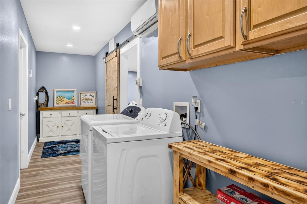 4600 LEWOODS DRIVE — photo 34 of 89