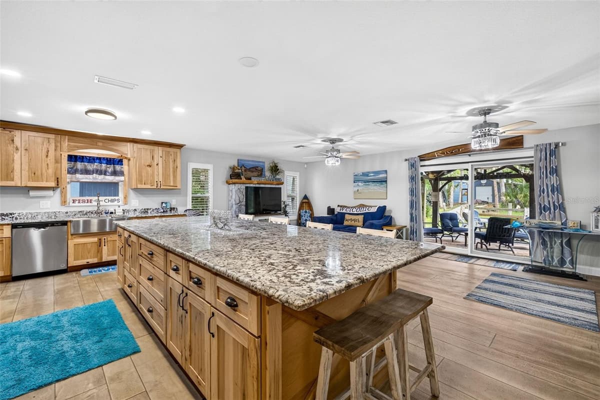 4600 LEWOODS DRIVE — photo 13 of 89