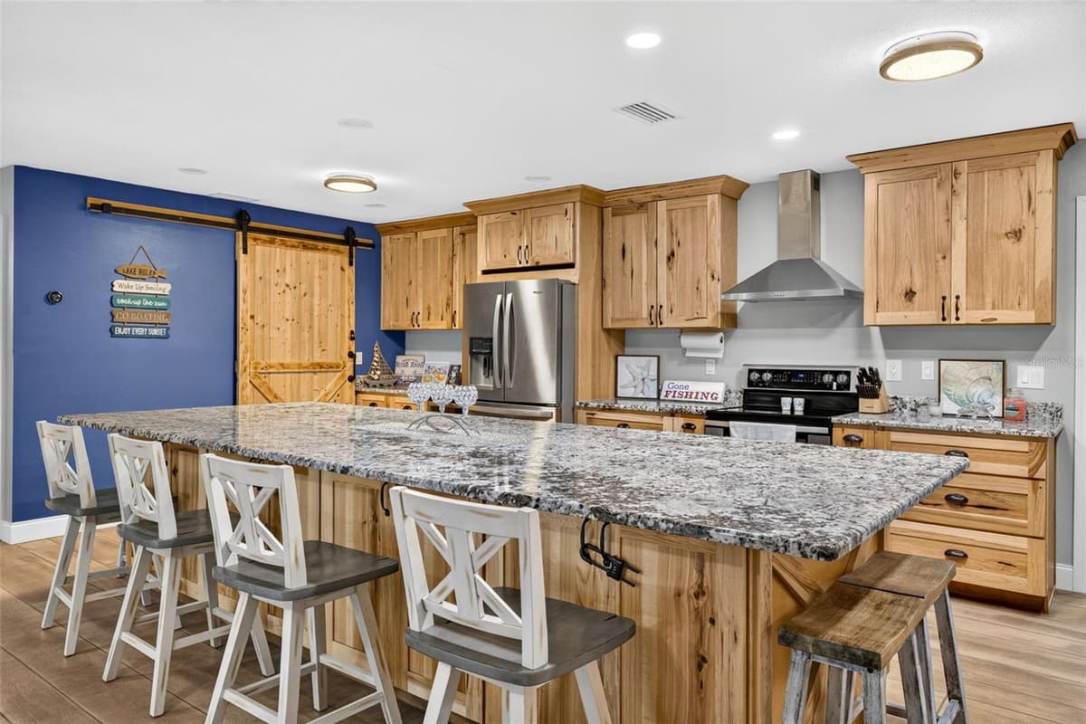 4600 LEWOODS DRIVE — photo 11 of 89