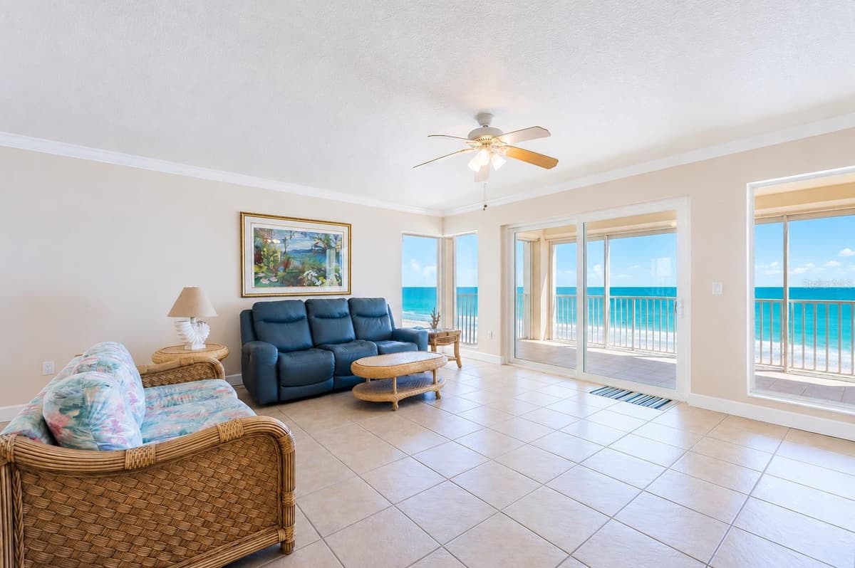 16750 GULF BOULEVARD — photo 17 of 57