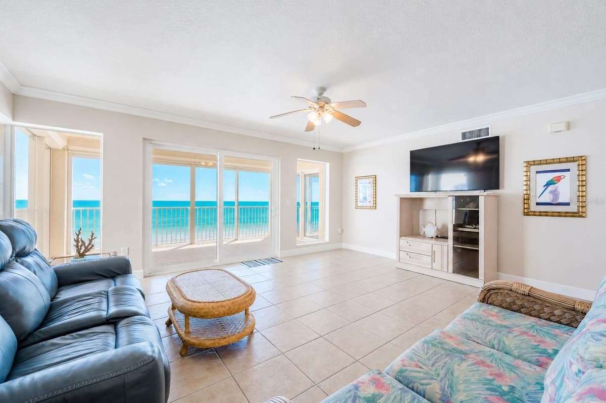 16750 GULF BOULEVARD — photo 16 of 57