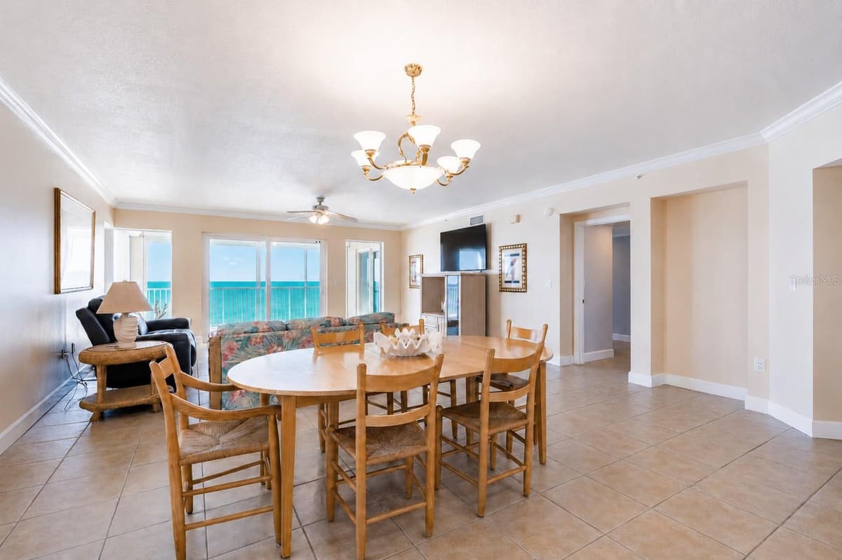 16750 GULF BOULEVARD — photo 13 of 57