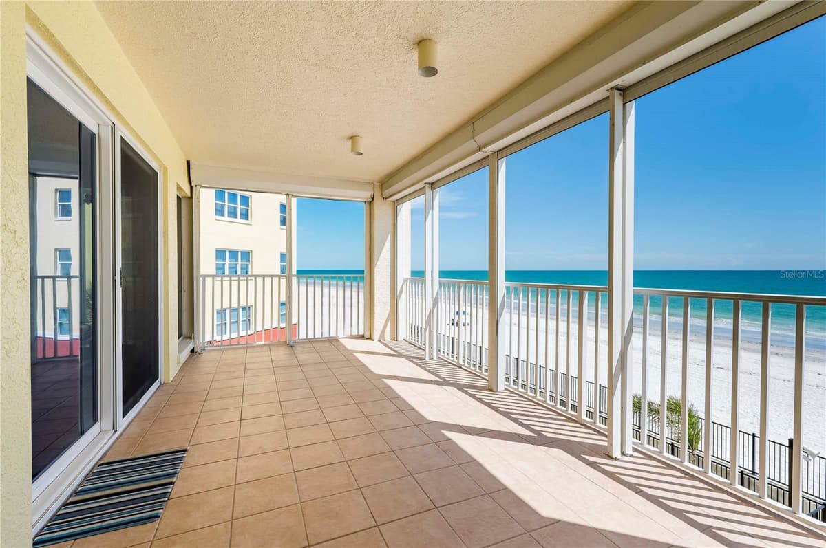 16750 GULF BOULEVARD — photo 3 of 57