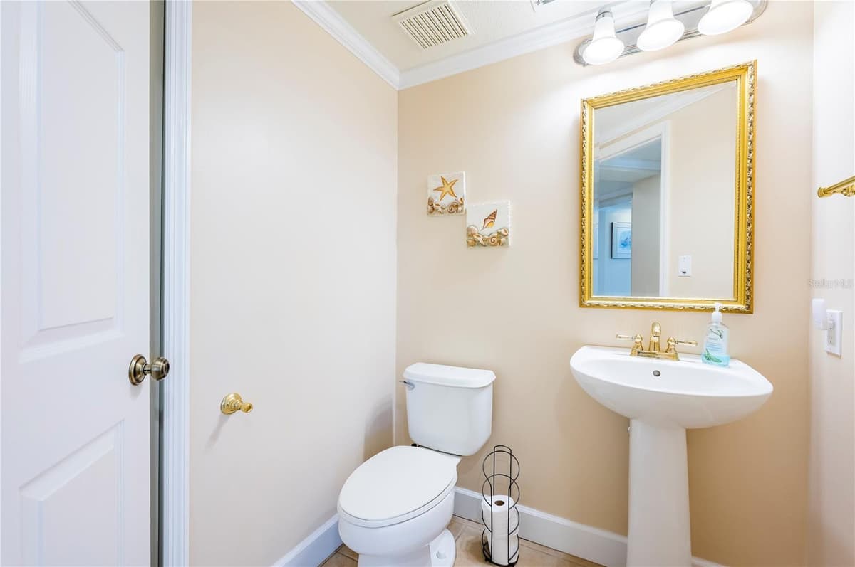 16750 GULF BOULEVARD — photo 33 of 57