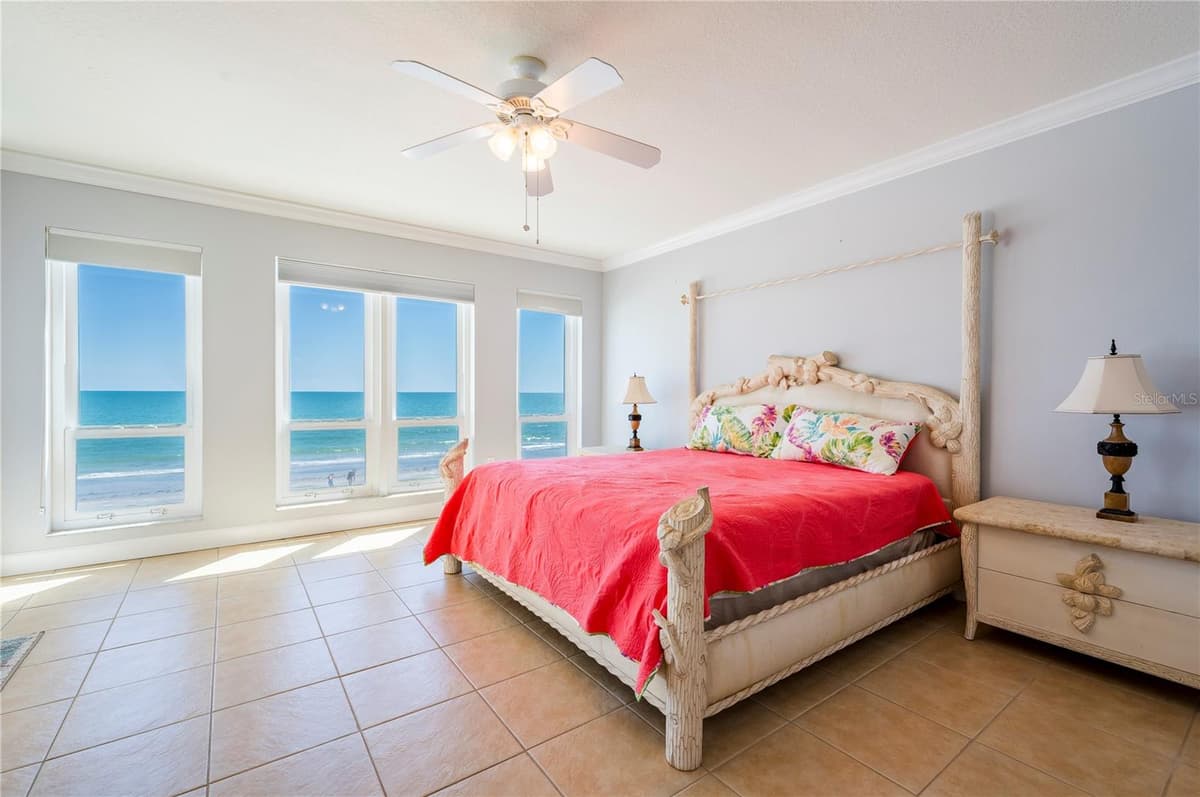 16750 GULF BOULEVARD — photo 21 of 57