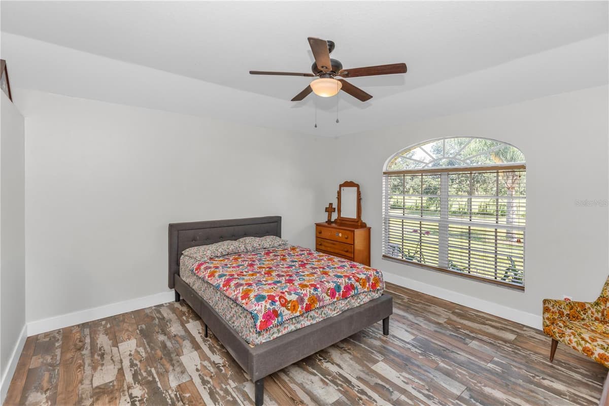 1005 WHISPRING CREEK WAY — photo 11 of 42